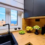 House Rosa 아파트