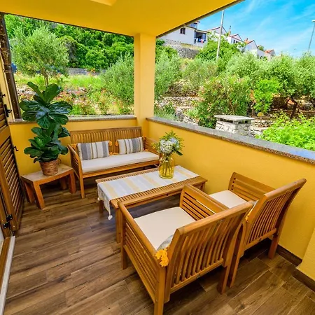 Apartment House Rosa