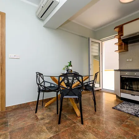 Apartment House Rosa