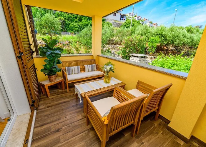 Apartment House Rosa