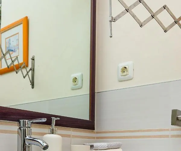 Apartment House Rosa