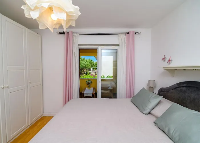 Apartment House Rosa *